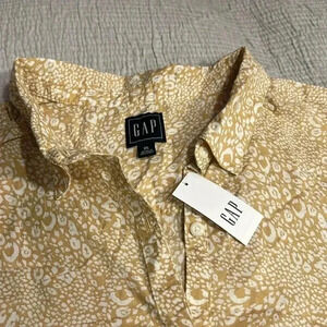 GAP Tan and White Blouse